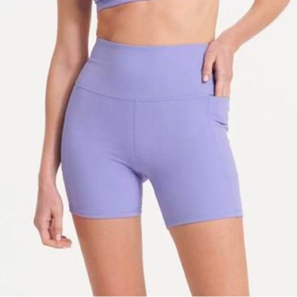 Vuori shorts with pockets!